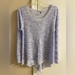 Akemi & Kin Stylish Light Blue Long Sleeve knit Top Large